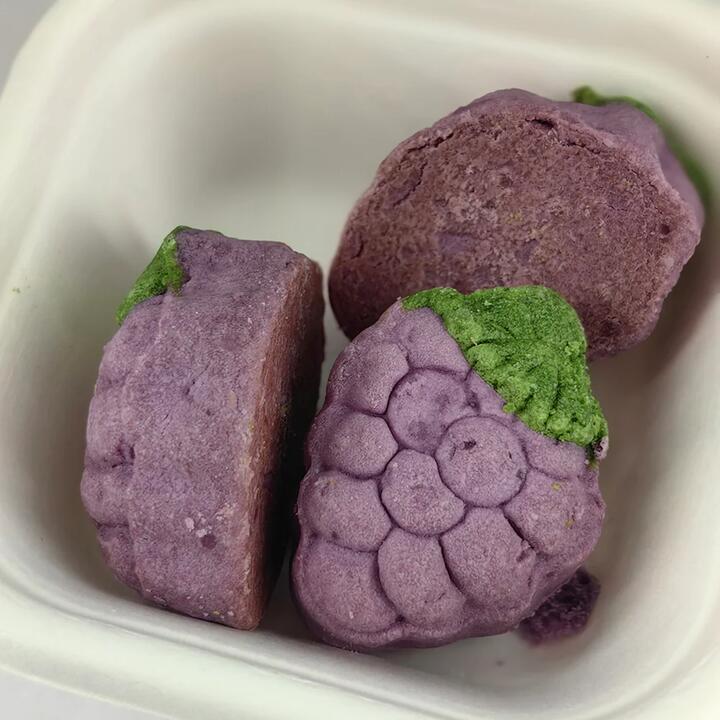 Dragon Pastry Milk and Raisin Pastry - 3 Pieces