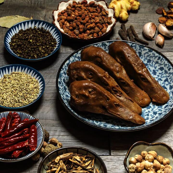 Juewei Spicy Duck Heads - 4 Pieces