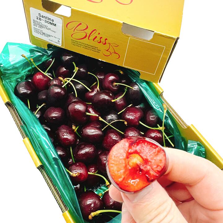 Santina Cherries Gift Box - 28-30mm, 1kg
