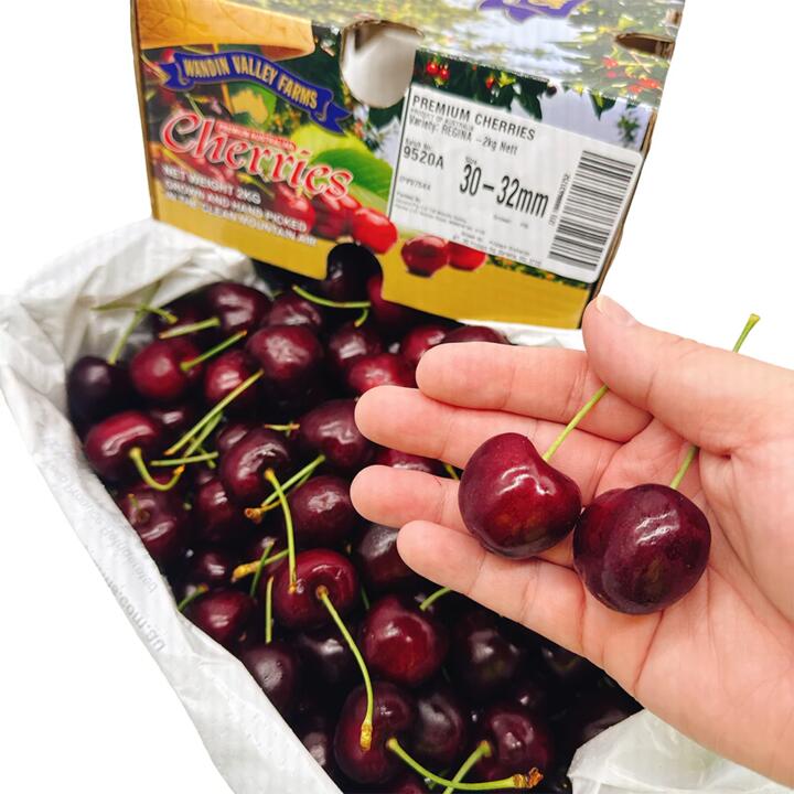 WVF Export Premium Regina Cherries 30-32mm Gift Box 2kg