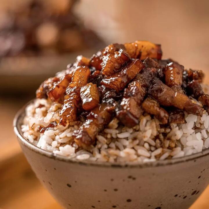 XiaoHu Quick Meal Braised Pork Rice Topping - 280g