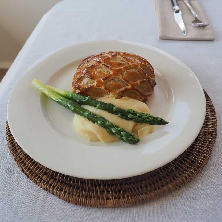 Rustic Fork Frozen Beef Wellington - Single Serving, 400g
