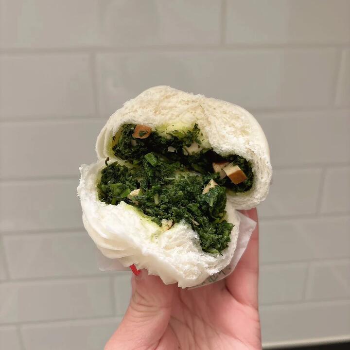 Xinzhongchang Frozen Shepherd's Purse, Tofu, and Shrimp Buns - 10pcs, 800g
