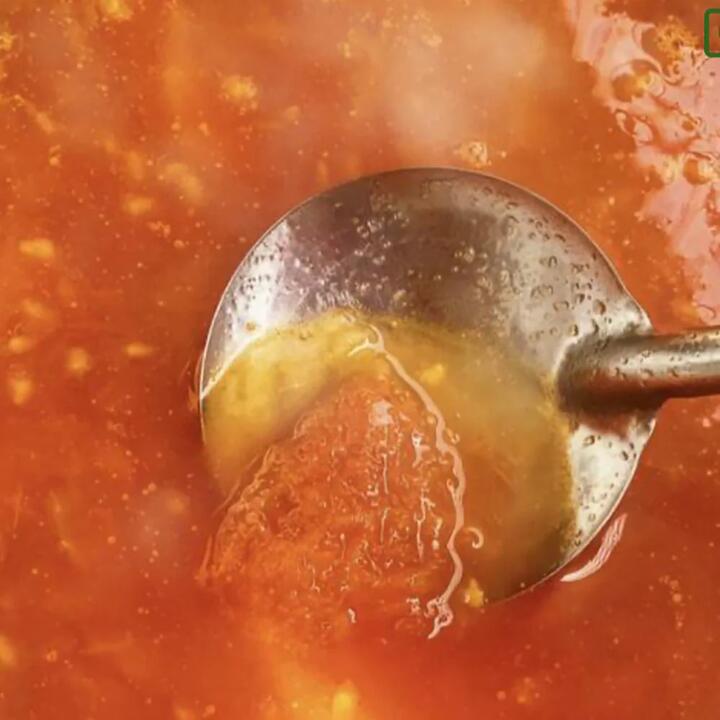 Sydney Central Kitchen Frozen Seasoned Tomato Beef Soup Base - 1.5L