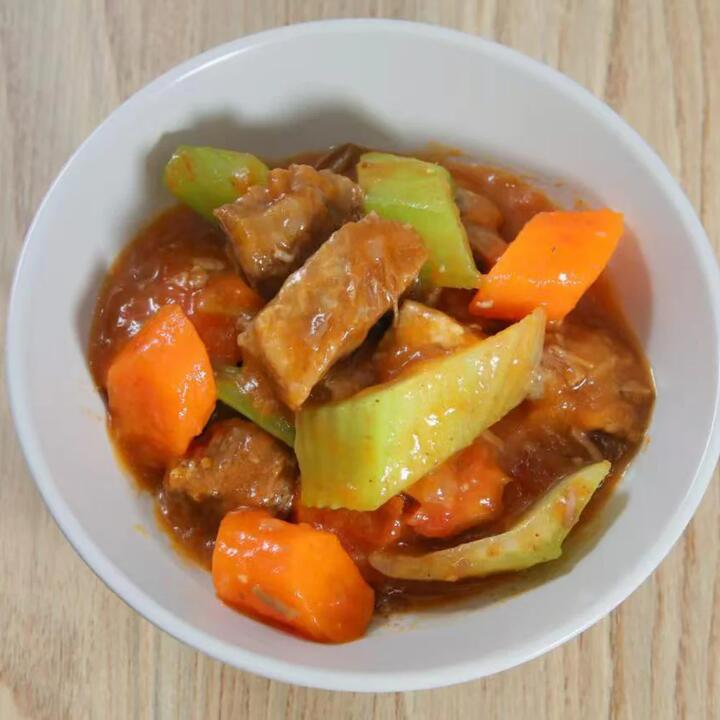 Xin Kitchen Frozen Braised Beef Brisket in Tomato Sauce - 400g