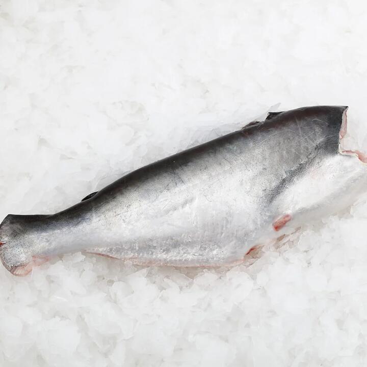 Frozen Headless White Catfish – Whole Fish 800-900g